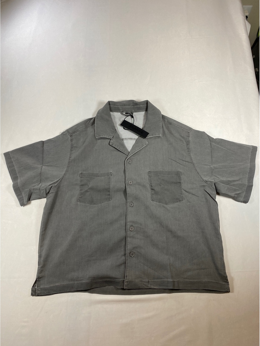 ANANKE Men's XL Short Sleeve Button-Up Shirt